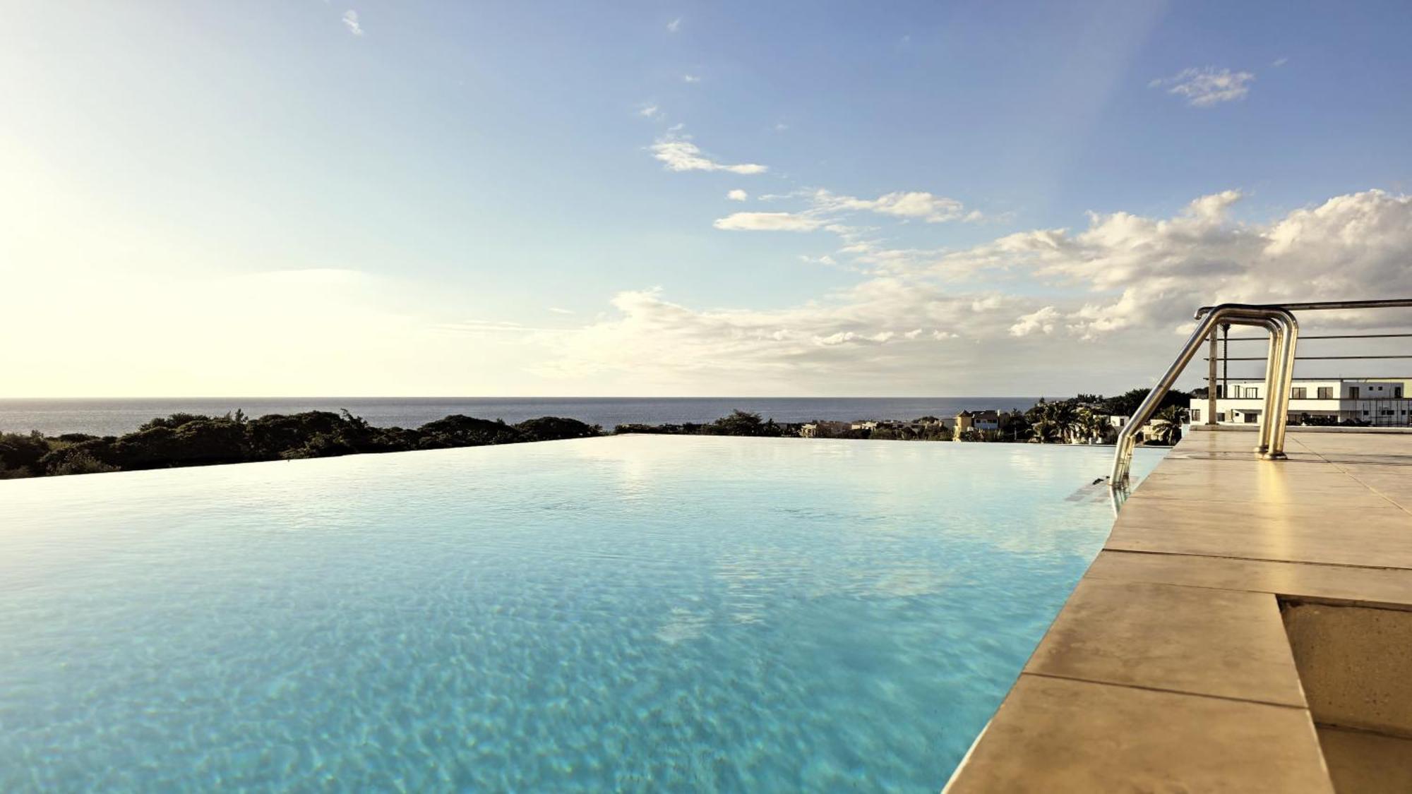 Apartmán Luxury Penthouse With Infinity Pool & Stunning Sea View Flic-en-Flacq Exteriér fotografie